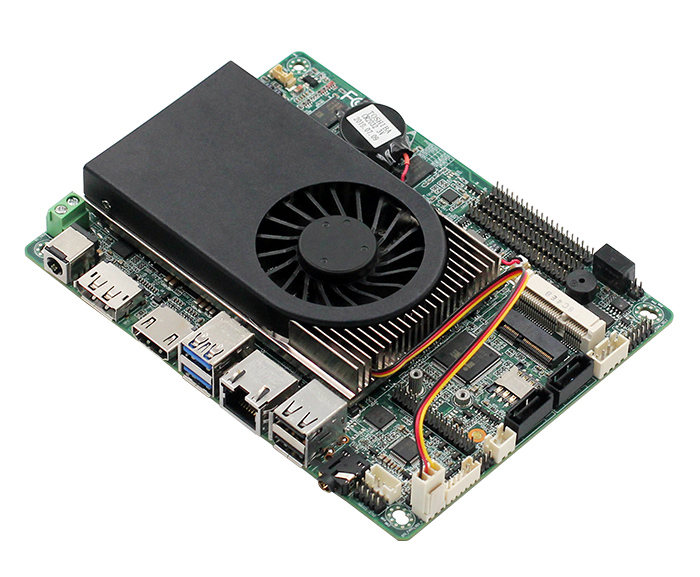 無人機光影表演耀夜飛行，派勤硬件助力展翅騰飛！