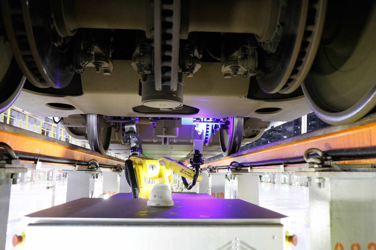 派勤硬件攜手智能機(jī)器人檢修鐵路，科技助力安全春運(yùn)